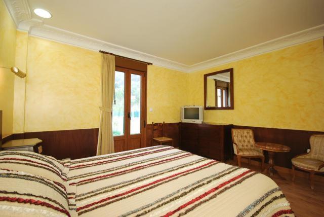 Hotel Arenas De Cabrales- Apartamentos Exterior foto